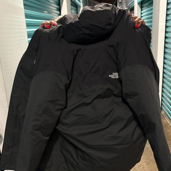 The North Face Men's Dark Jacket - Picture 1 of 2